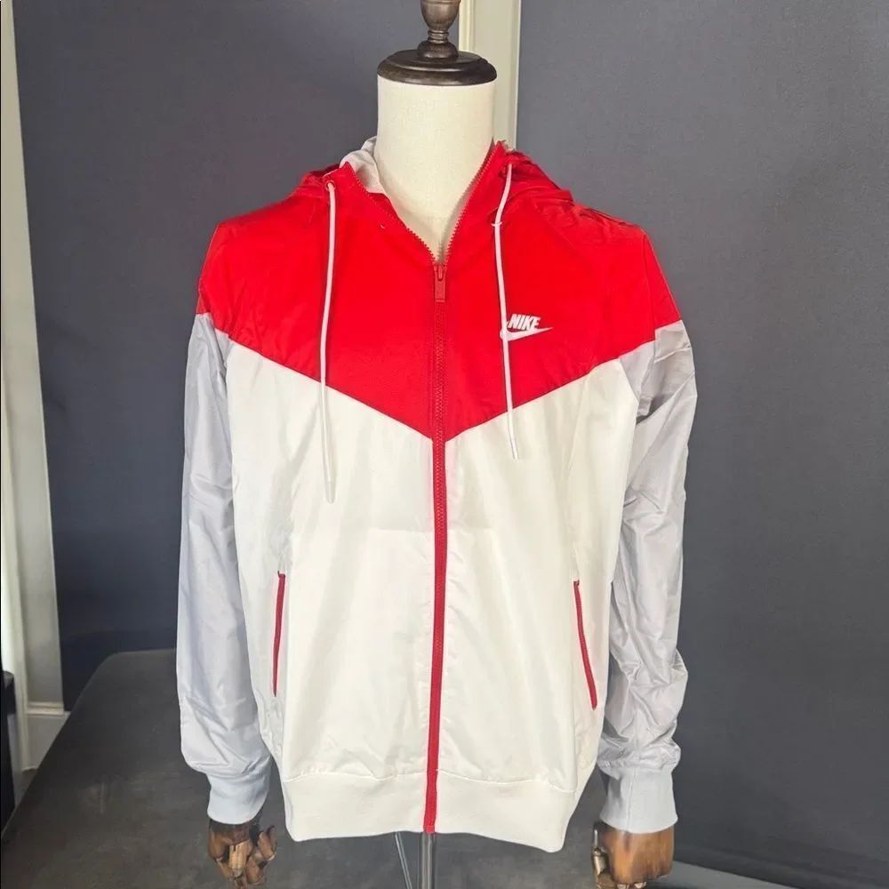 Nike Men’s Red White Windrunner Windbreaker Hooded Training Jacket Size S NWT